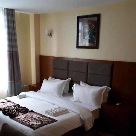 Imperial Hotel & Apartments Dar es Salaam Ngoại thất bức ảnh