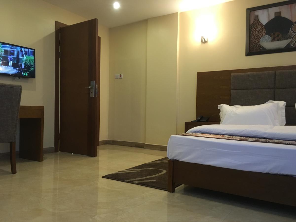 Imperial Hotel & Apartments Dar es Salaam Ngoại thất bức ảnh