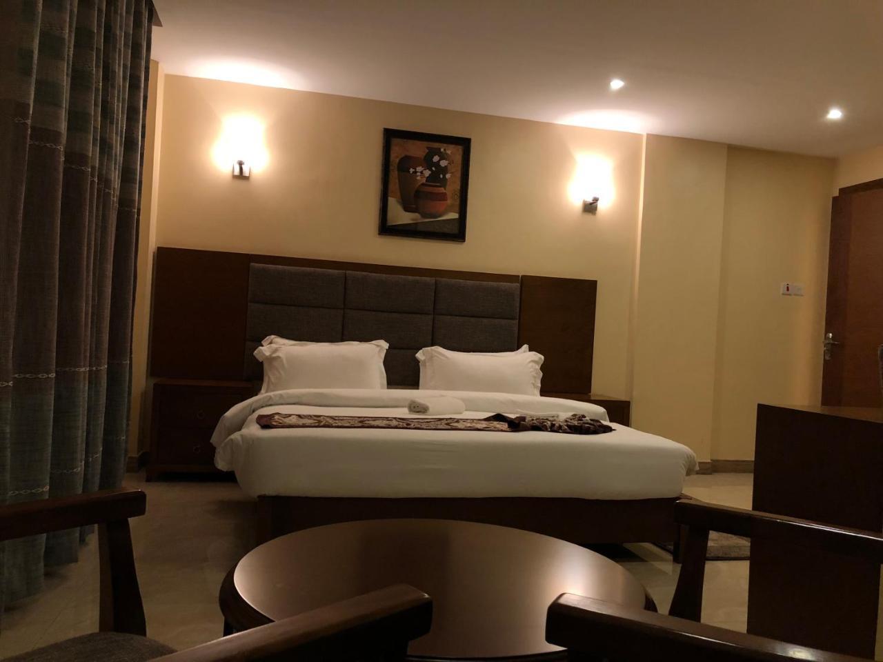 Imperial Hotel & Apartments Dar es Salaam Ngoại thất bức ảnh