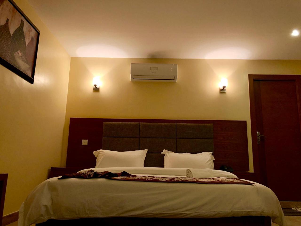 Imperial Hotel & Apartments Dar es Salaam Ngoại thất bức ảnh